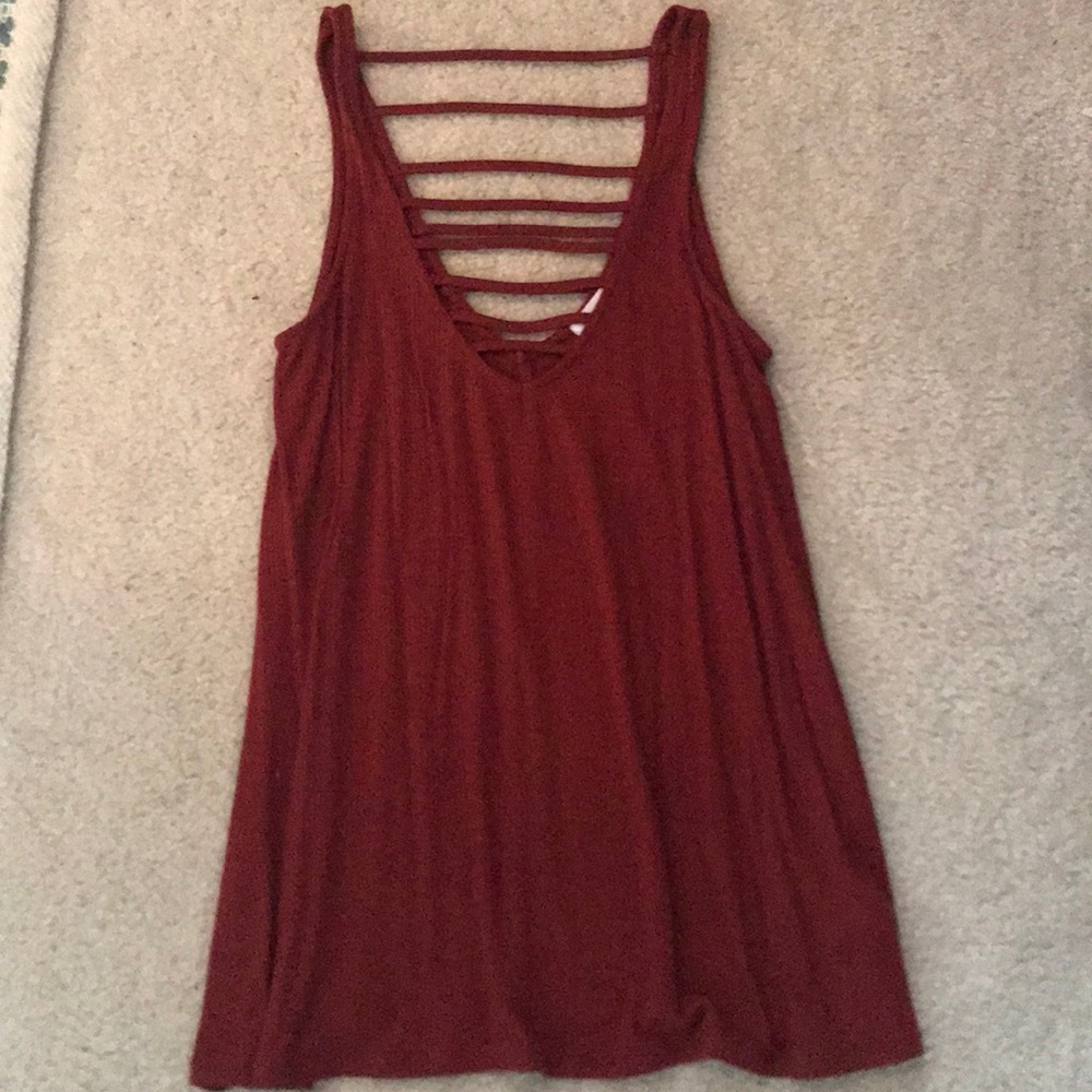 Maroon tank